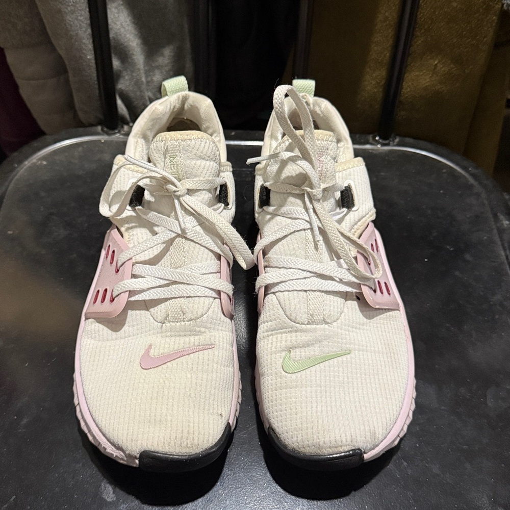 Nike Wmns Free Metcon 2 'White Iced Lilac' - Picture 2 of 7